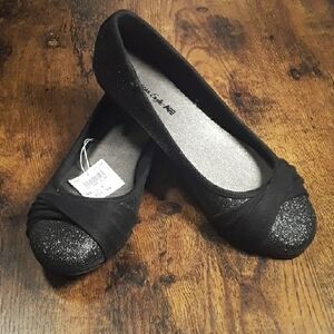 NWT American Eagle Women's Sz 7 Black & Silver Blingy Glitter Flats